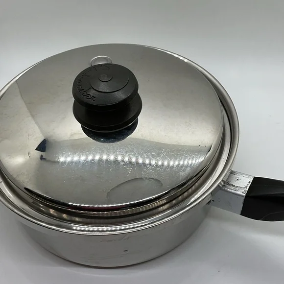 Saladmaster T304S Stainless Steel 2Qt Saucepan with Vapo Seal Lid - Picture 6 of 11